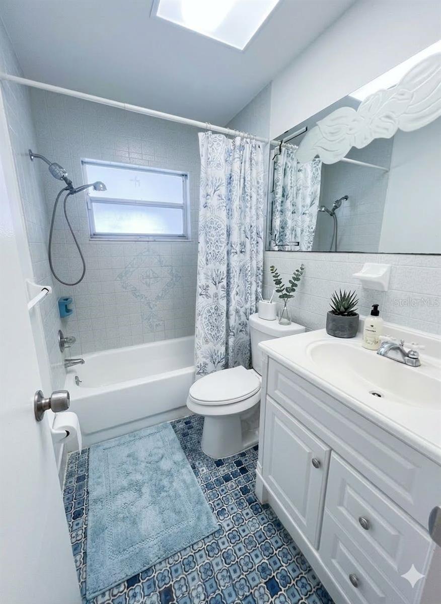7438 LAKE FOREST CIR — photo 10