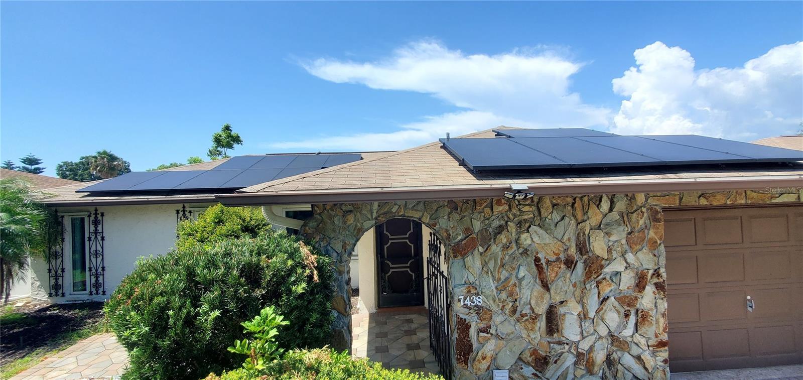 7438 LAKE FOREST CIR — photo 4