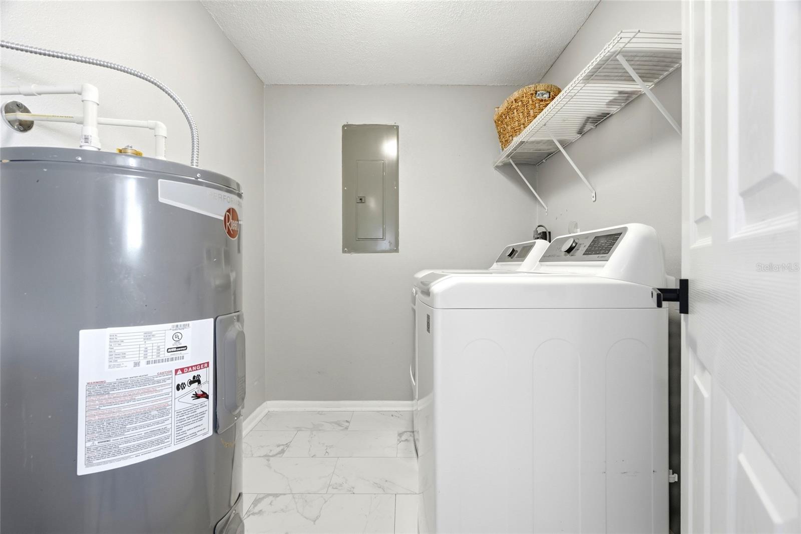 8704 MARLIN CT — photo 25