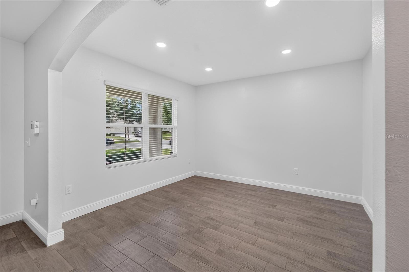 9637 TRONCAIS CIR — photo 4