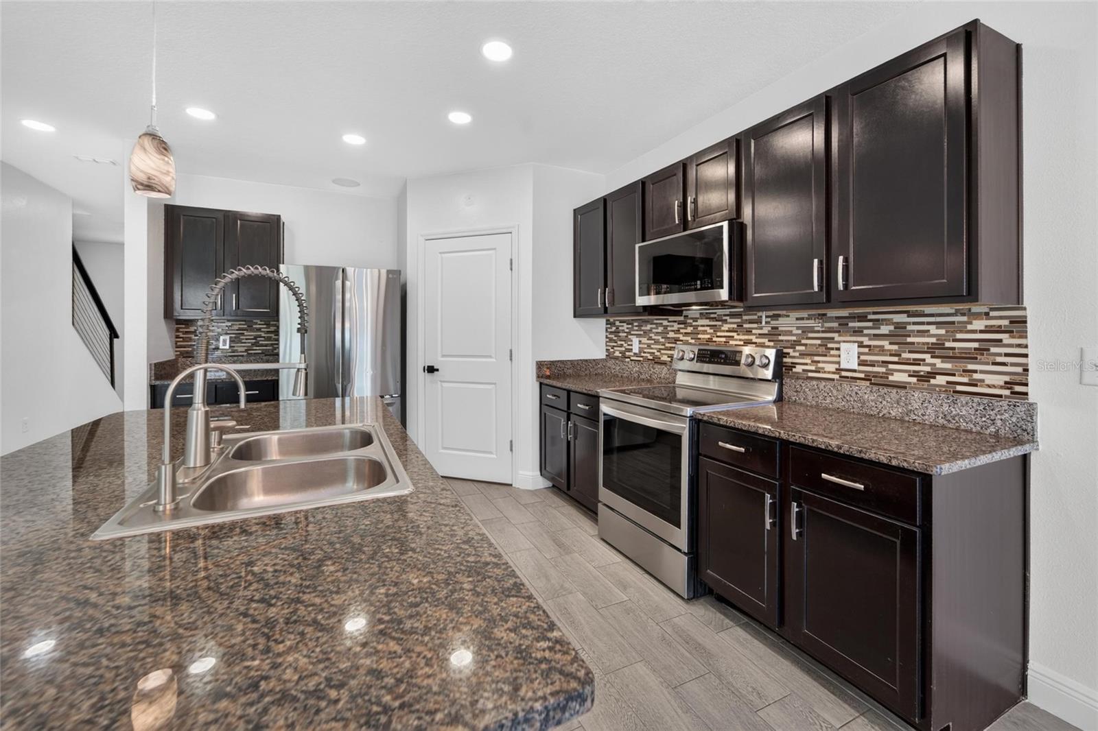 9637 TRONCAIS CIR — photo 10