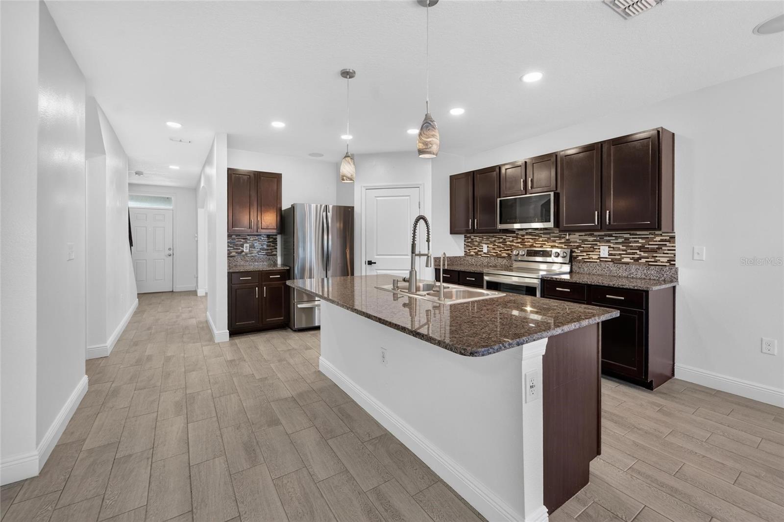 9637 TRONCAIS CIR — photo 9