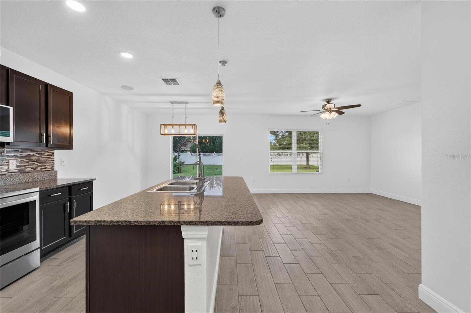 9637 TRONCAIS CIR — photo 7