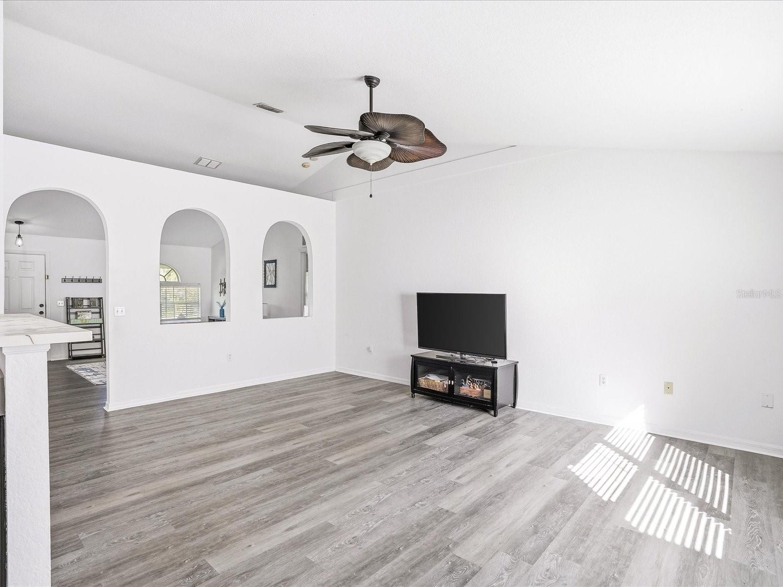 3002 MONCRIEF AVE — photo 10