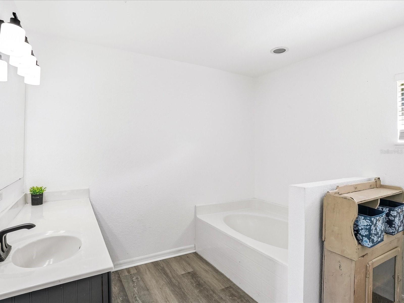 3002 MONCRIEF AVE — photo 19