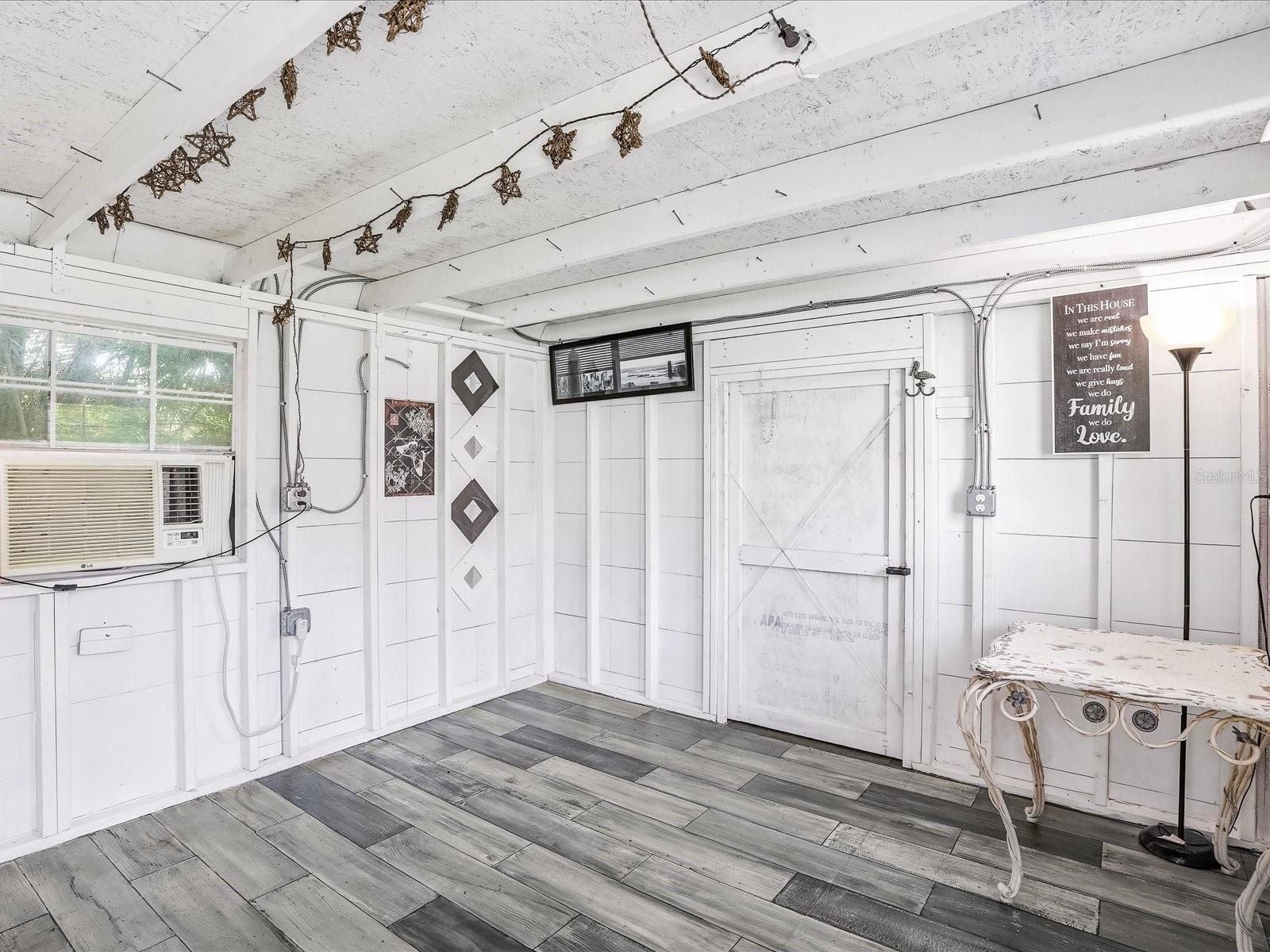 3002 MONCRIEF AVE — photo 36