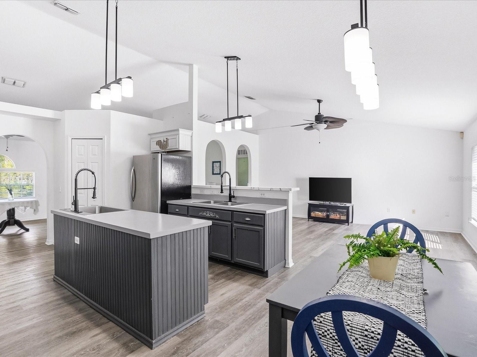 3002 MONCRIEF AVE — photo 3