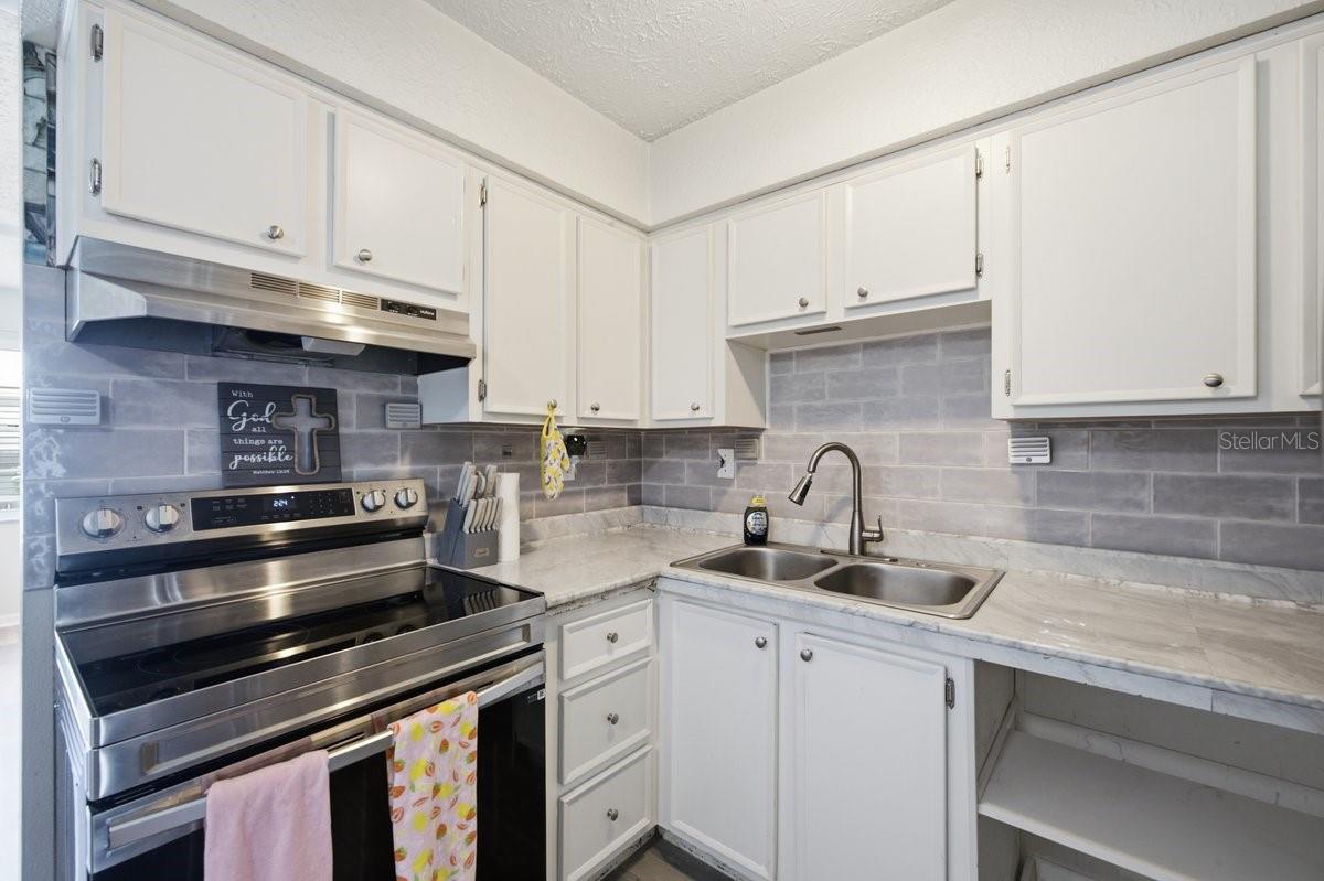 1041 APOLLO BEACH BLVD #E — photo 11