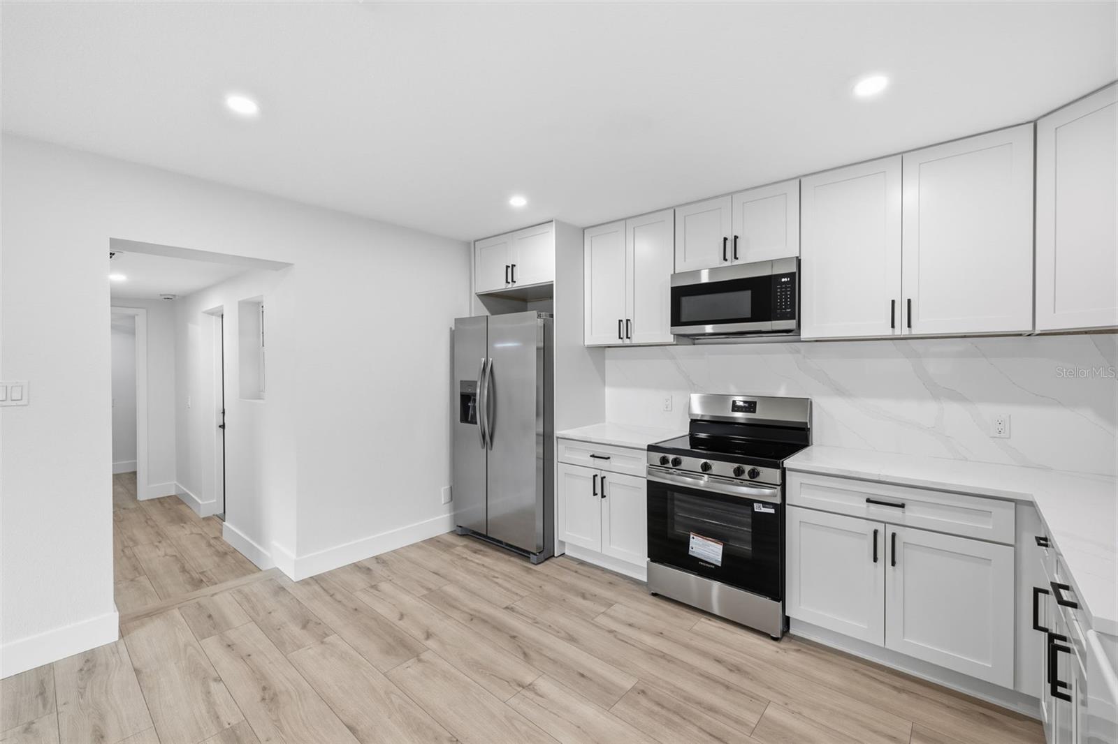 4409 W WYOMING AVE — photo 10