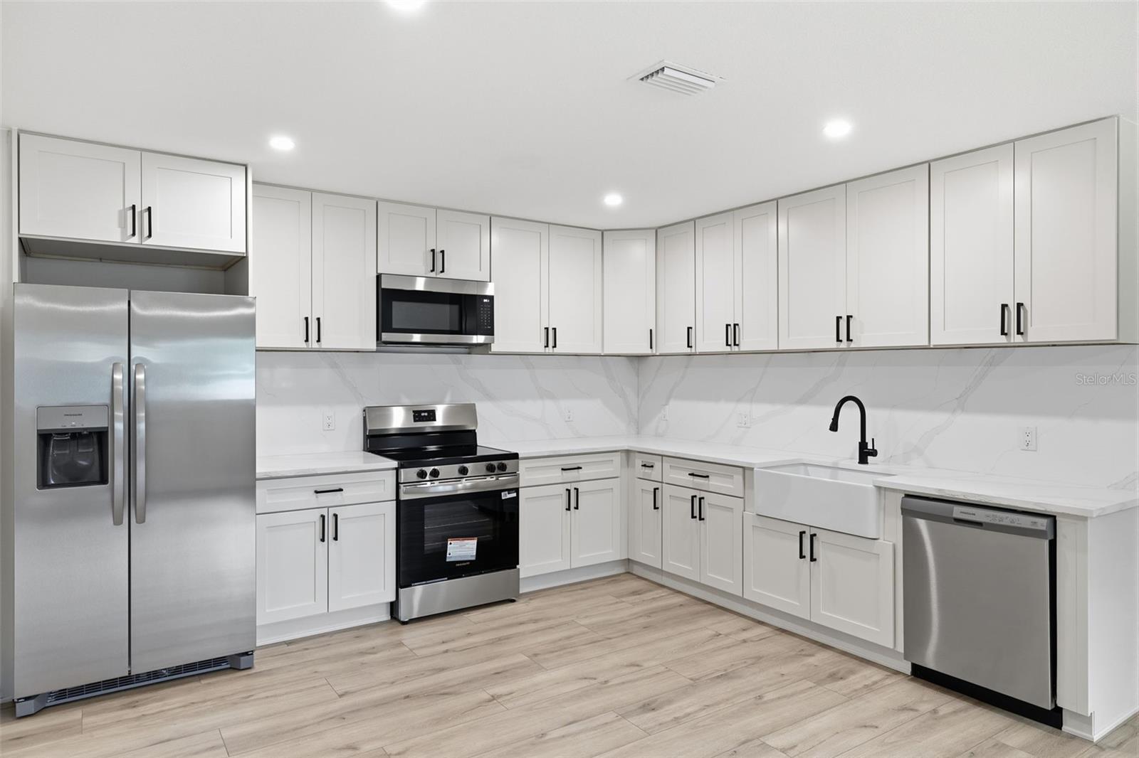 4409 W WYOMING AVE — photo 8