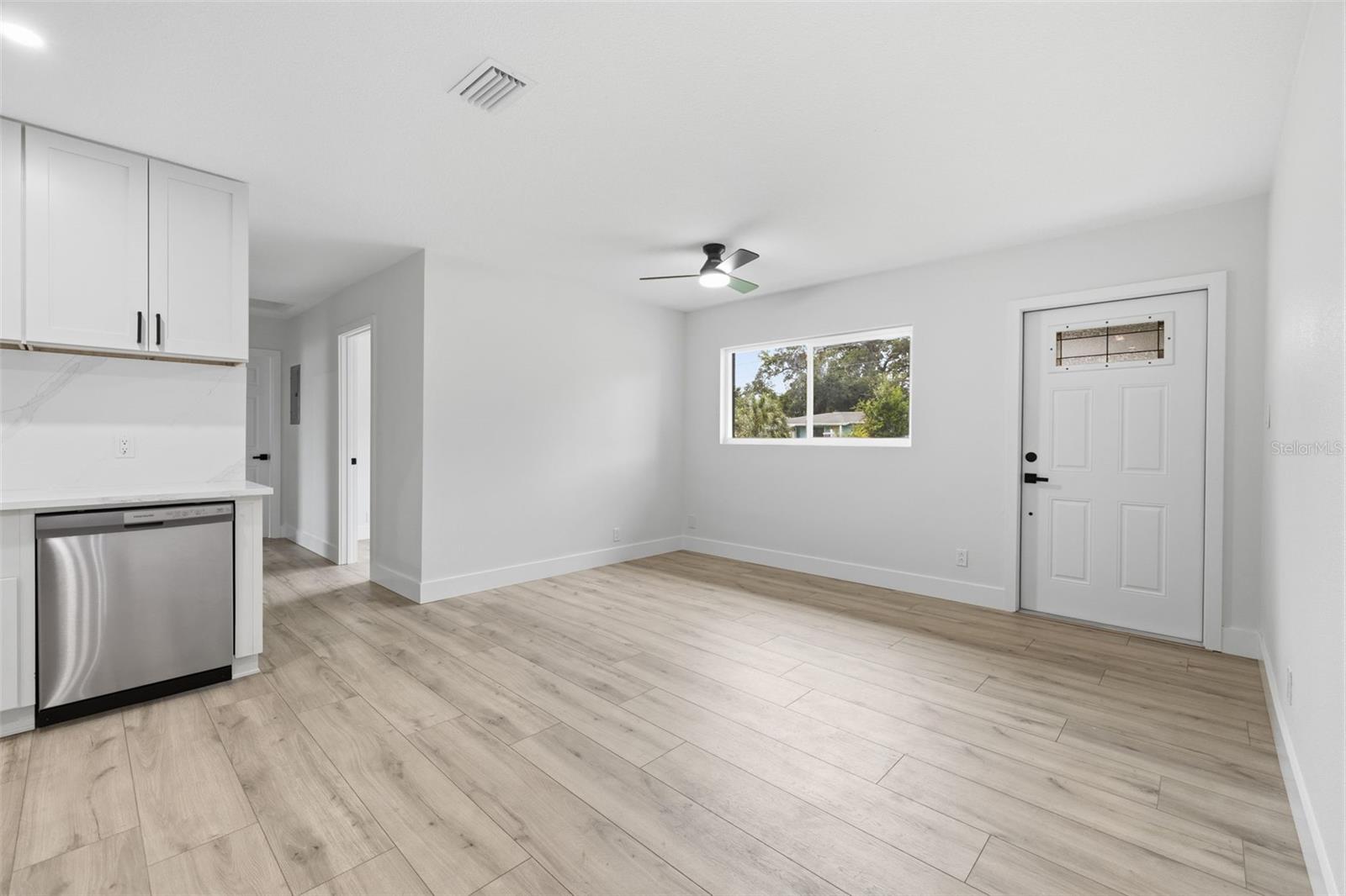 4409 W WYOMING AVE — photo 6