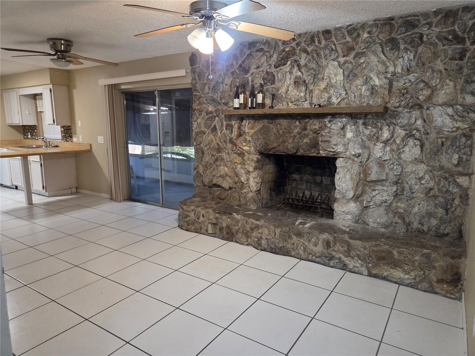 907 CUTLER DR — photo 7