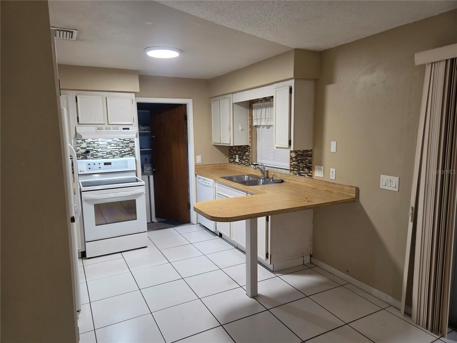 907 CUTLER DR — photo 5