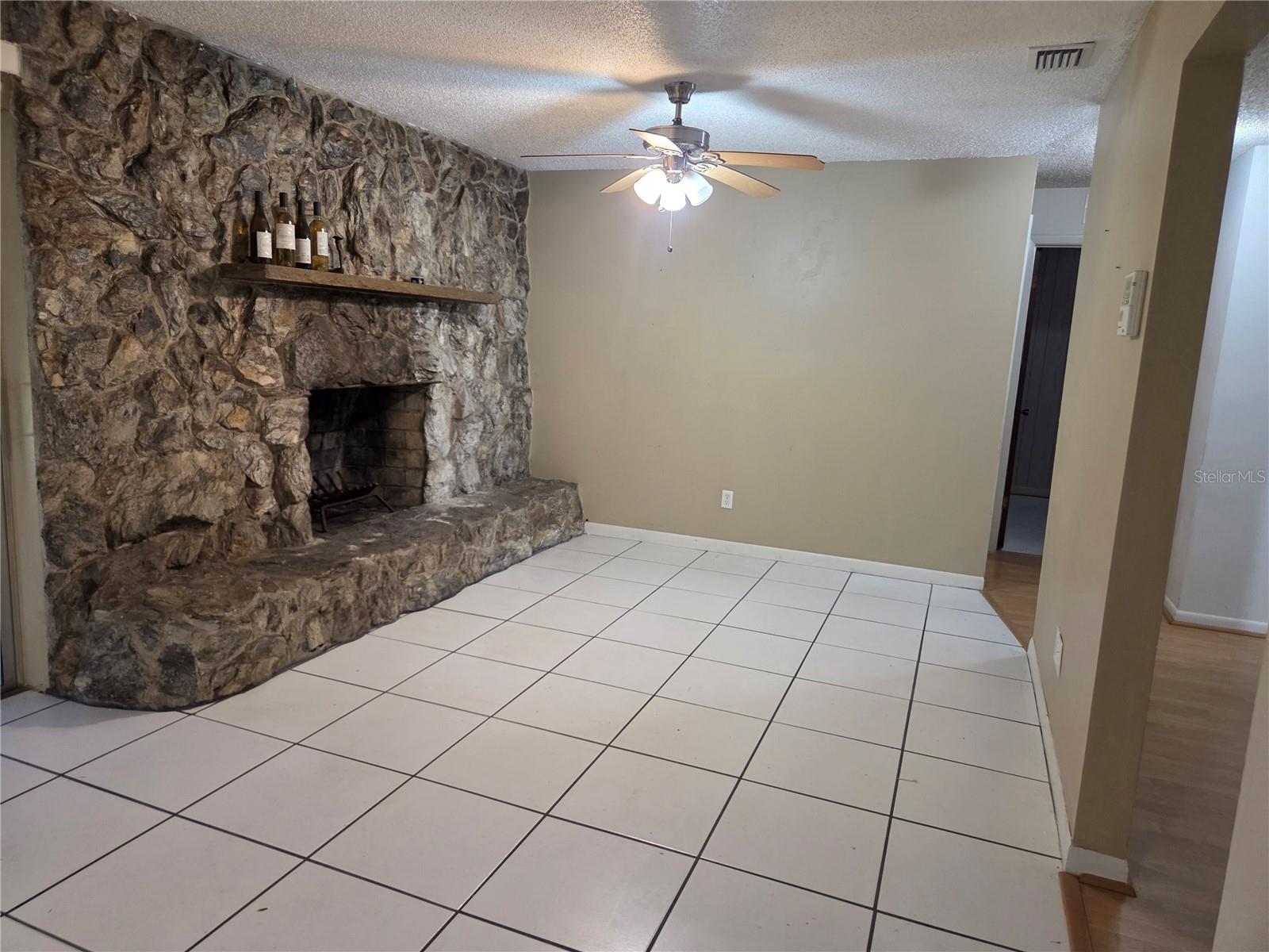 907 CUTLER DR — photo 8