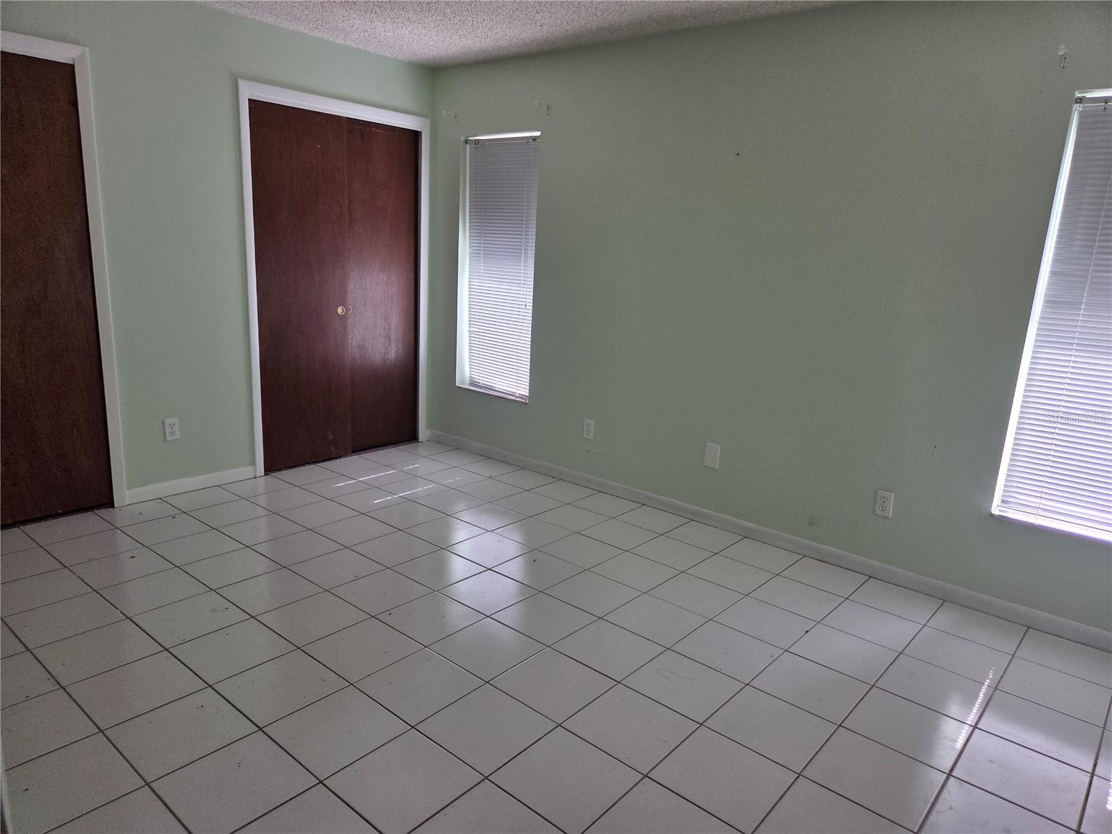 907 CUTLER DR — photo 10