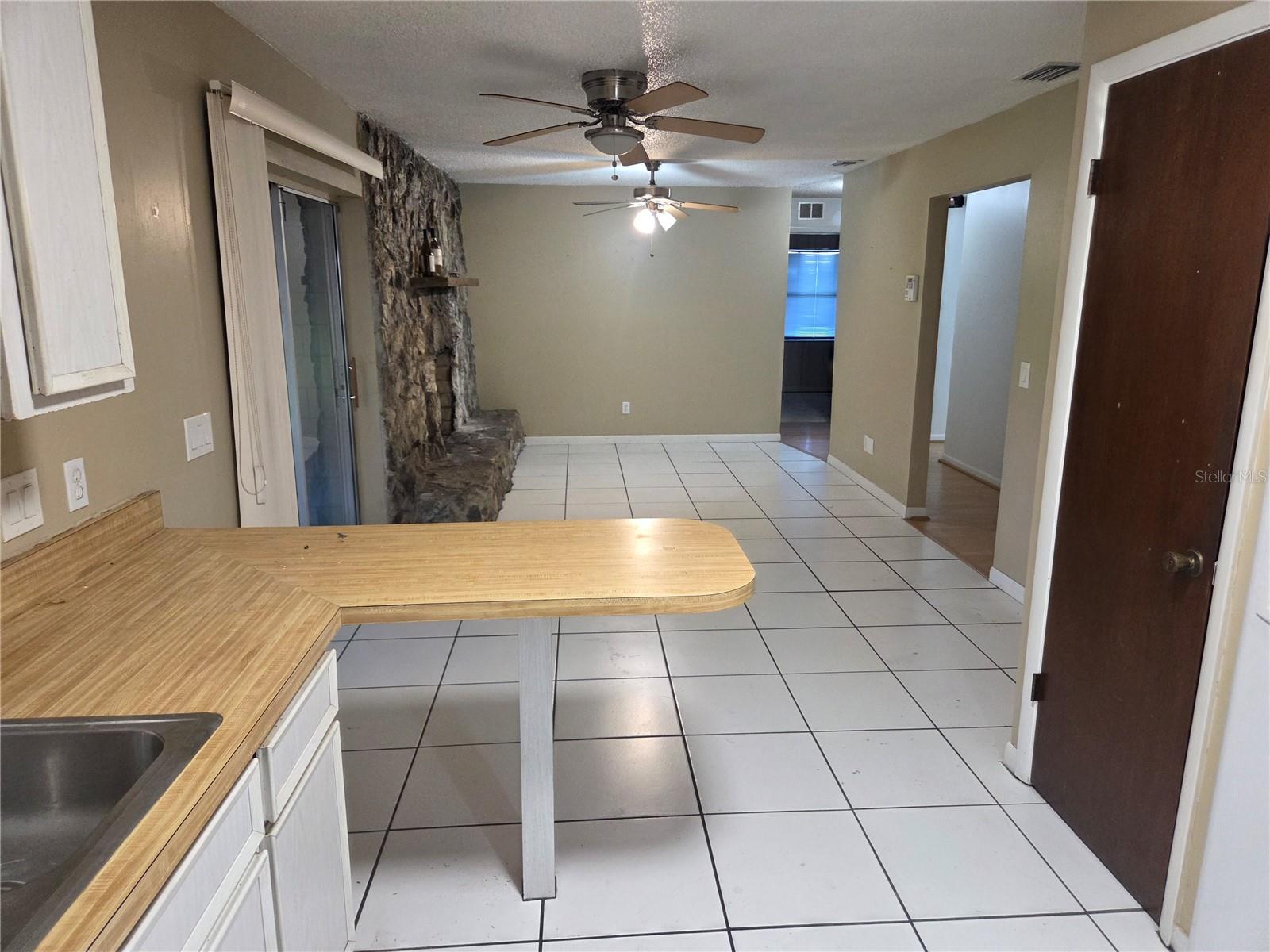 907 CUTLER DR — photo 6