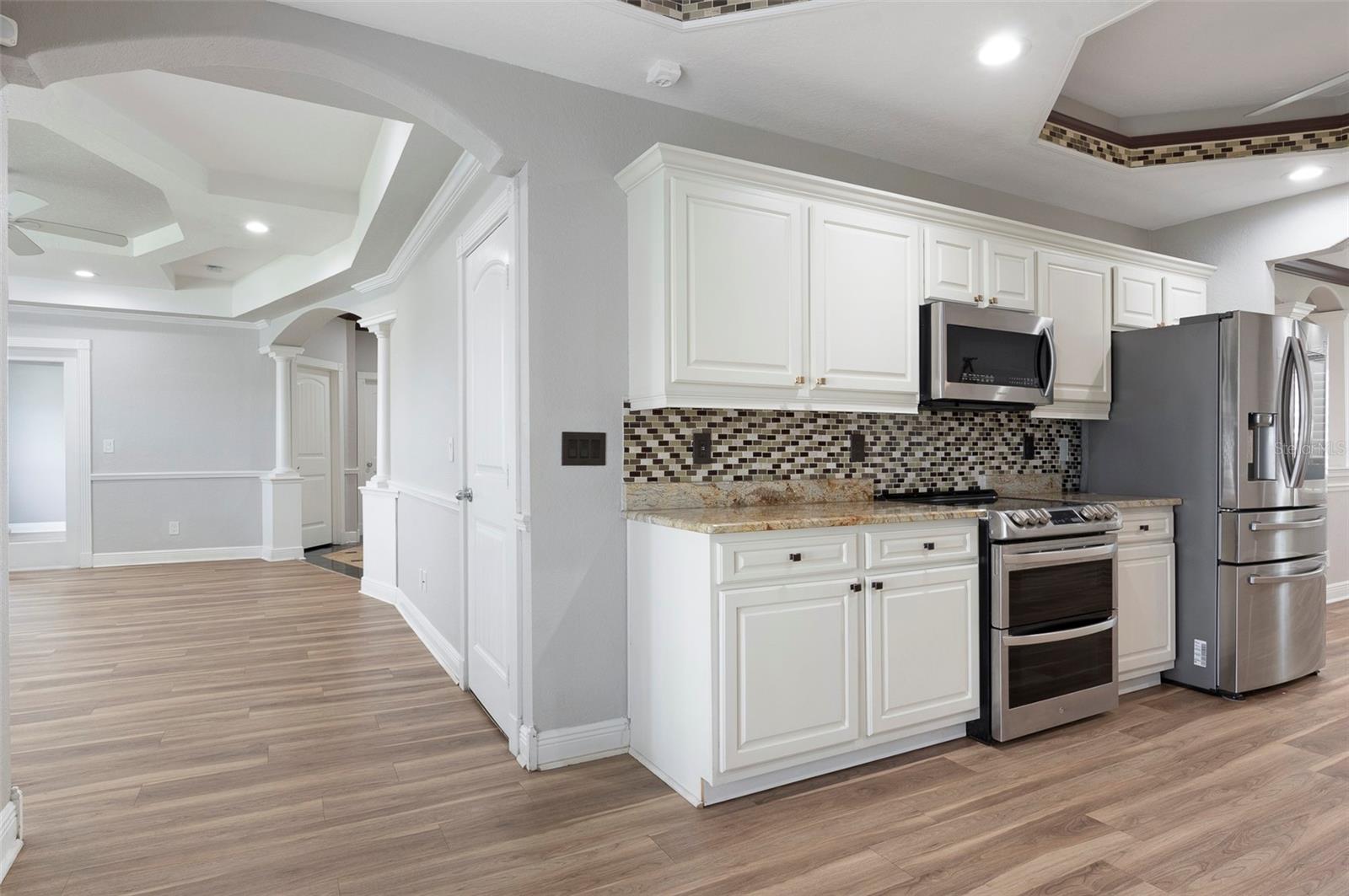 3814 W EL PRADO BLVD — photo 8