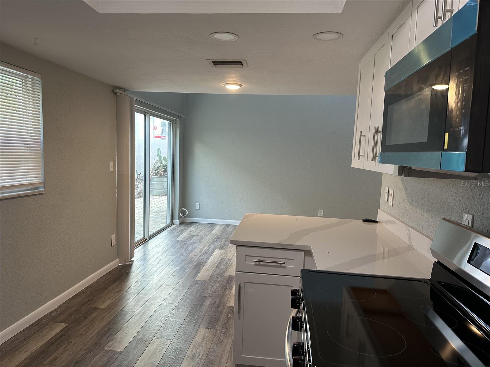 37 144TH AVE — photo 31