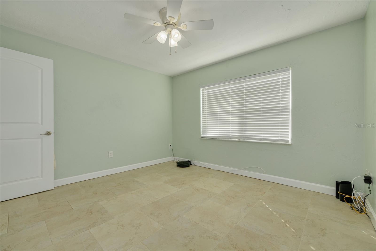 37 144TH AVE — photo 23