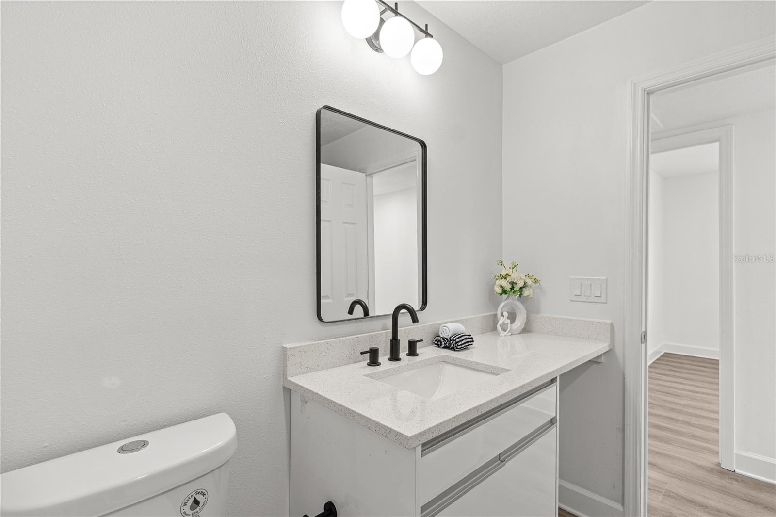 2917 W CLIFTON ST — photo 12