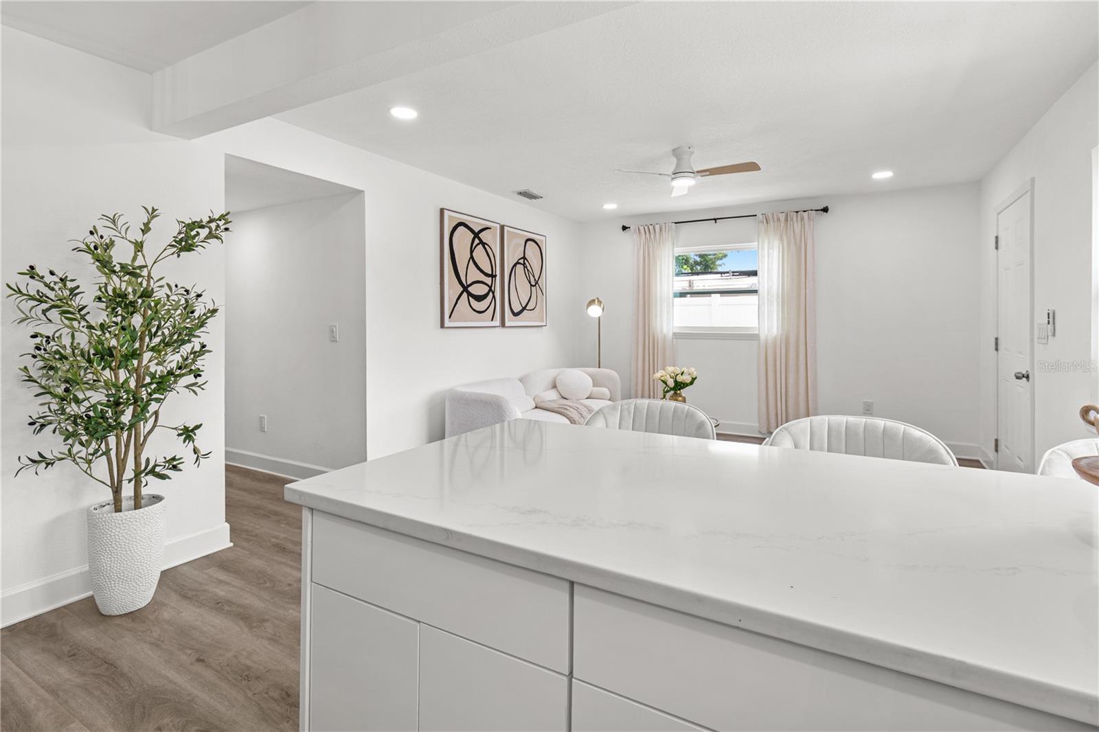 2917 W CLIFTON ST — photo 6