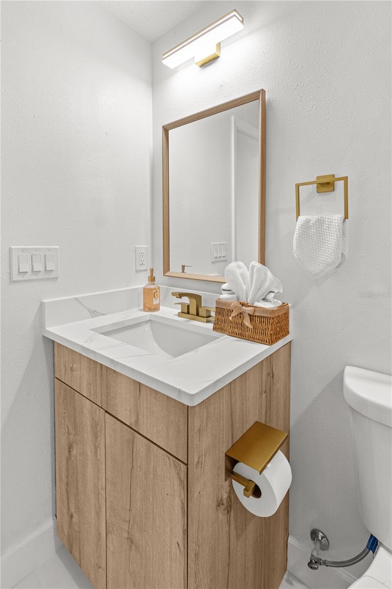 2917 W CLIFTON ST — photo 17
