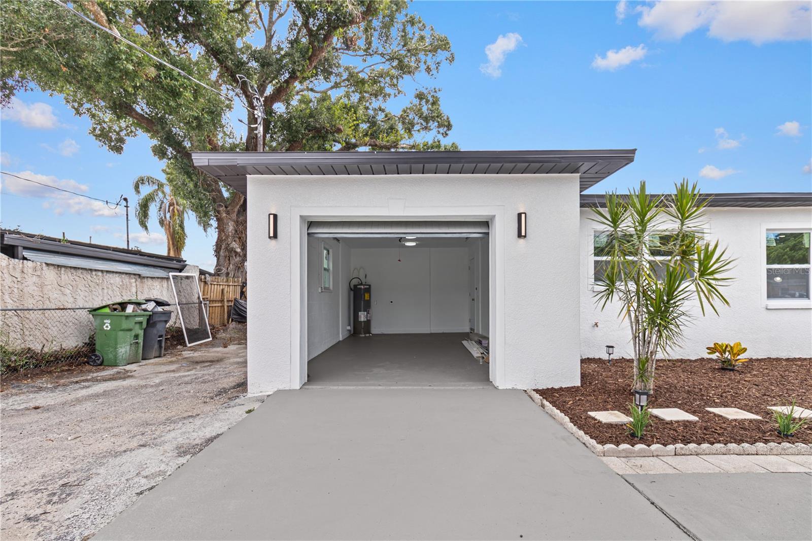 2917 W CLIFTON ST — photo 22