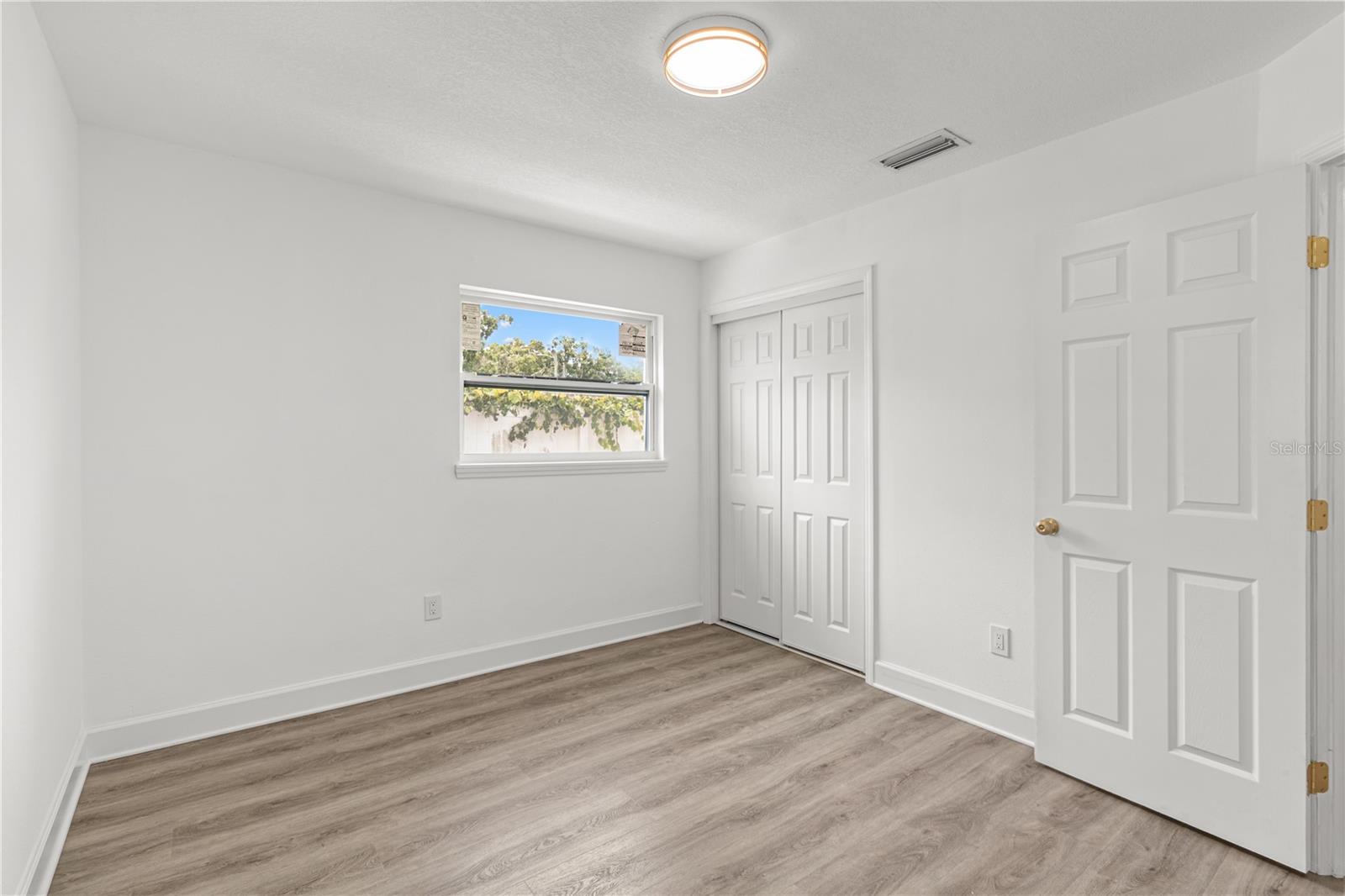 2917 W CLIFTON ST — photo 10