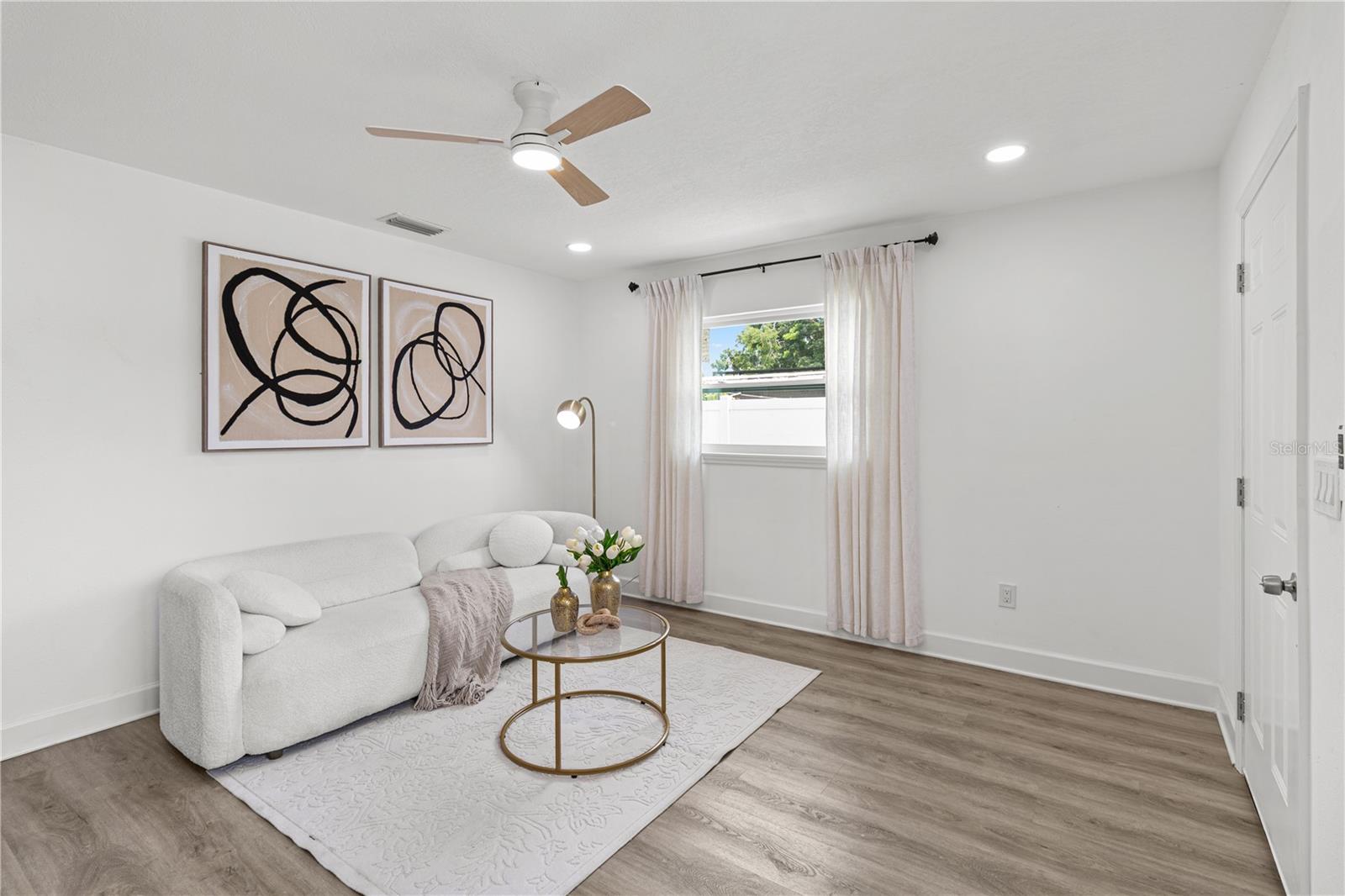 2917 W CLIFTON ST — photo 3