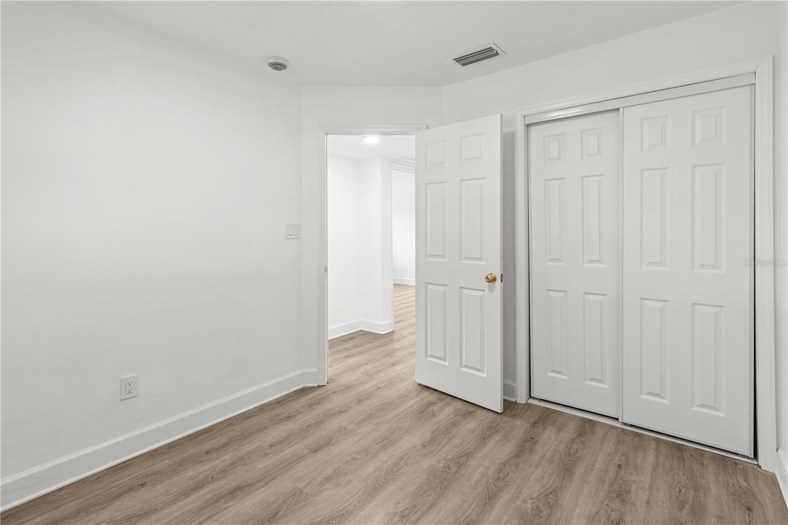 2917 W CLIFTON ST — photo 11