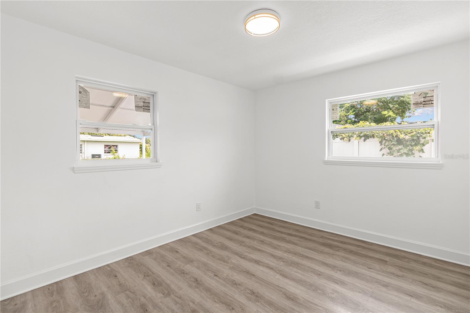 2917 W CLIFTON ST — photo 9