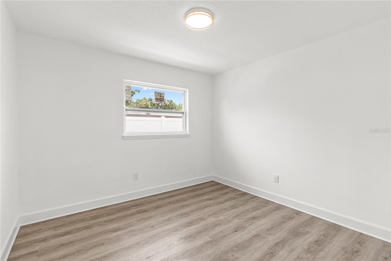 2917 W CLIFTON ST — photo 8