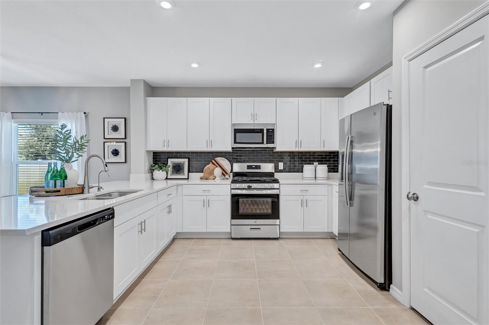 6255 SPRINGMONT LOOP — photo 9