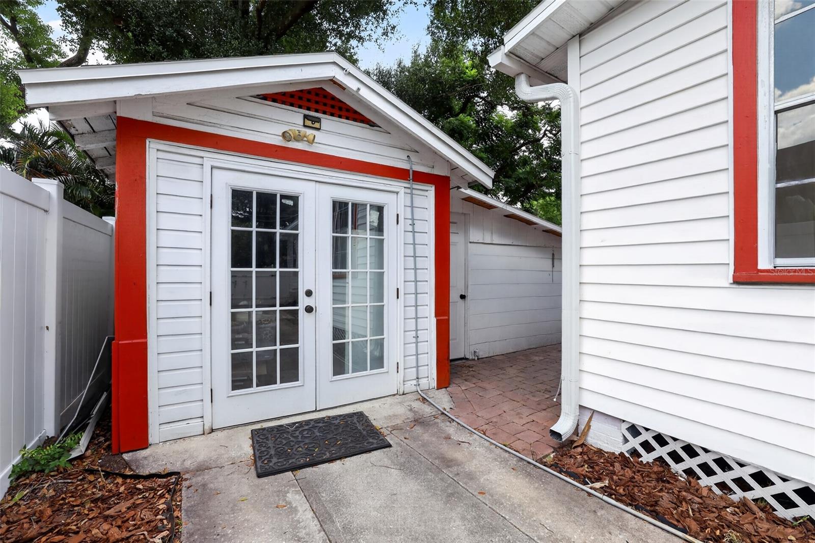 813 E NEW ORLEANS AVE — photo 12