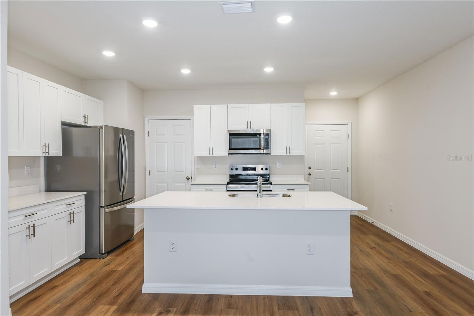 9872 PELICAN COAST DR — photo 2