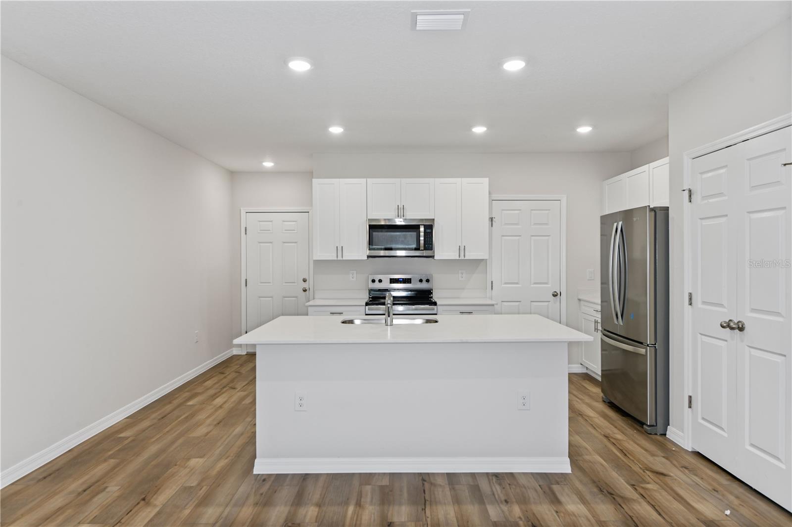 9868 PELICAN COAST DR — photo 8