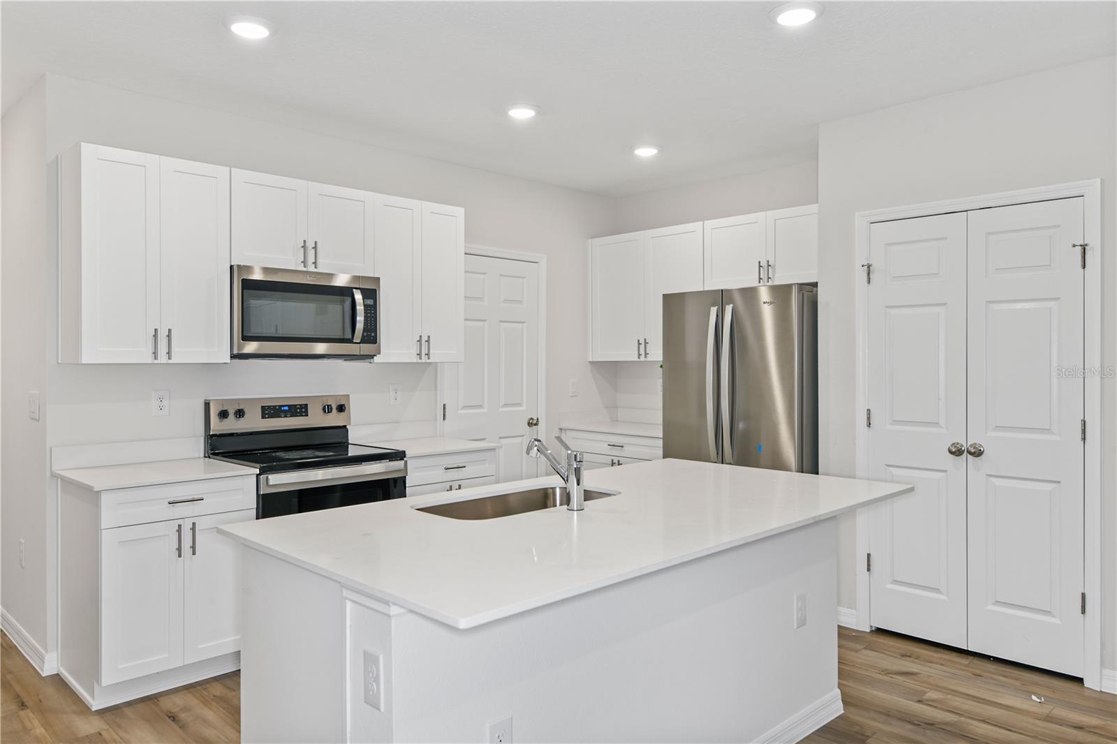 9868 PELICAN COAST DR — photo 2