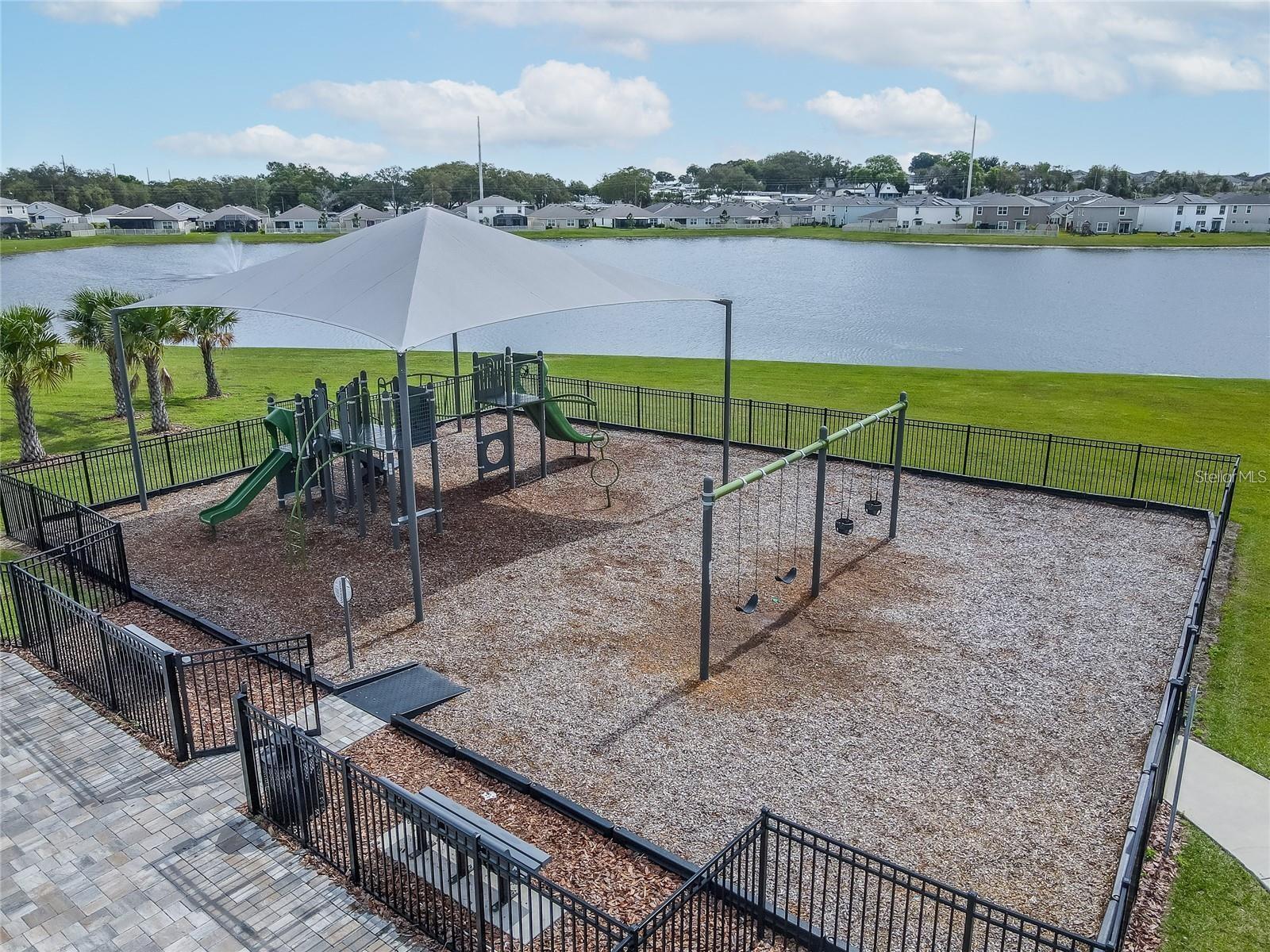 7590 BROAD POINTE DR — photo 36