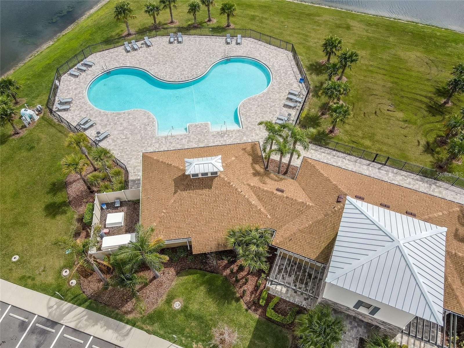 7590 BROAD POINTE DR — photo 37