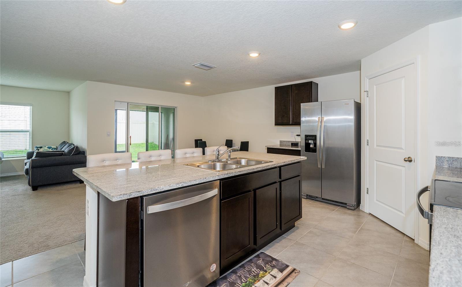 7590 BROAD POINTE DR — photo 6