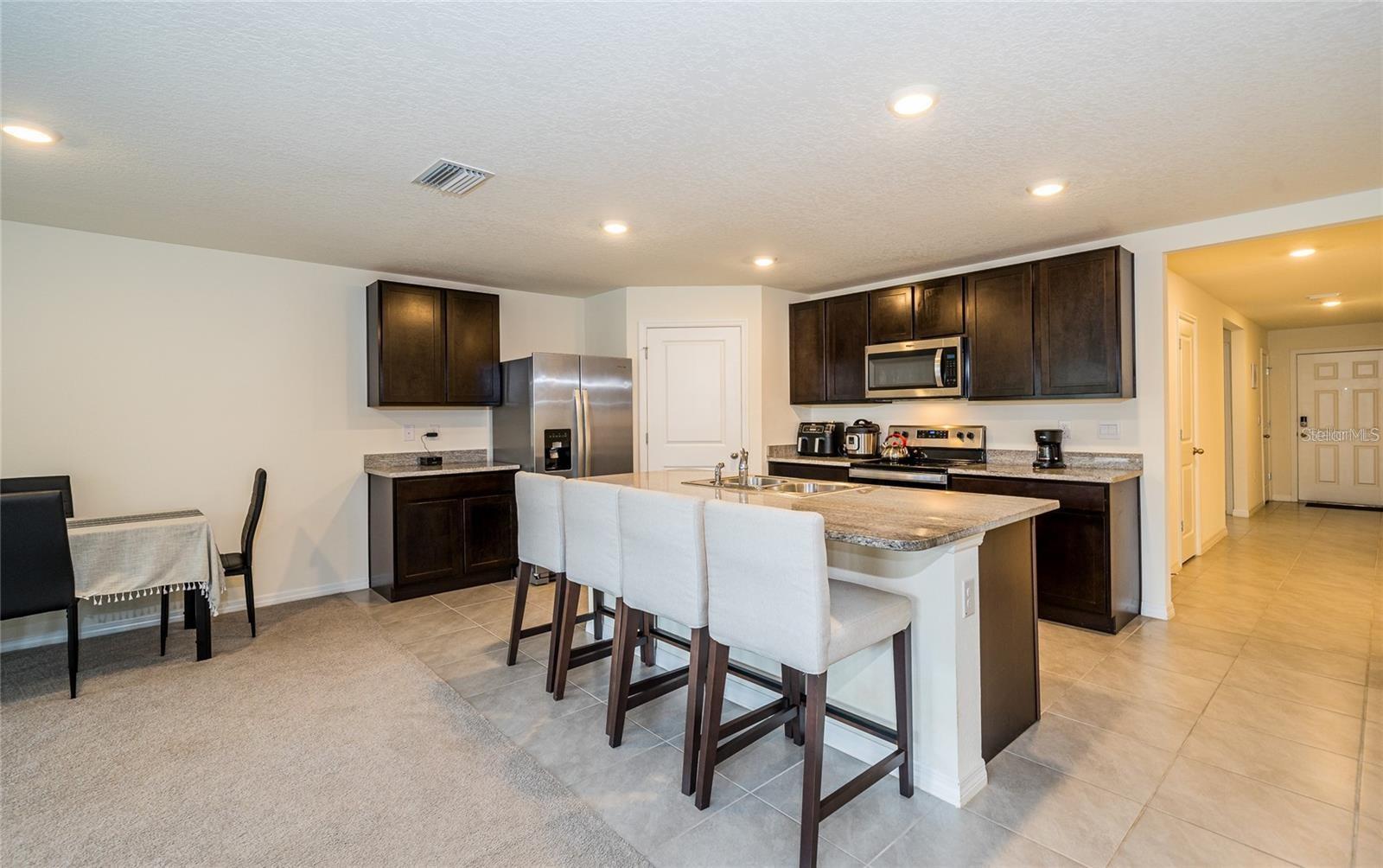 7590 BROAD POINTE DR — photo 3