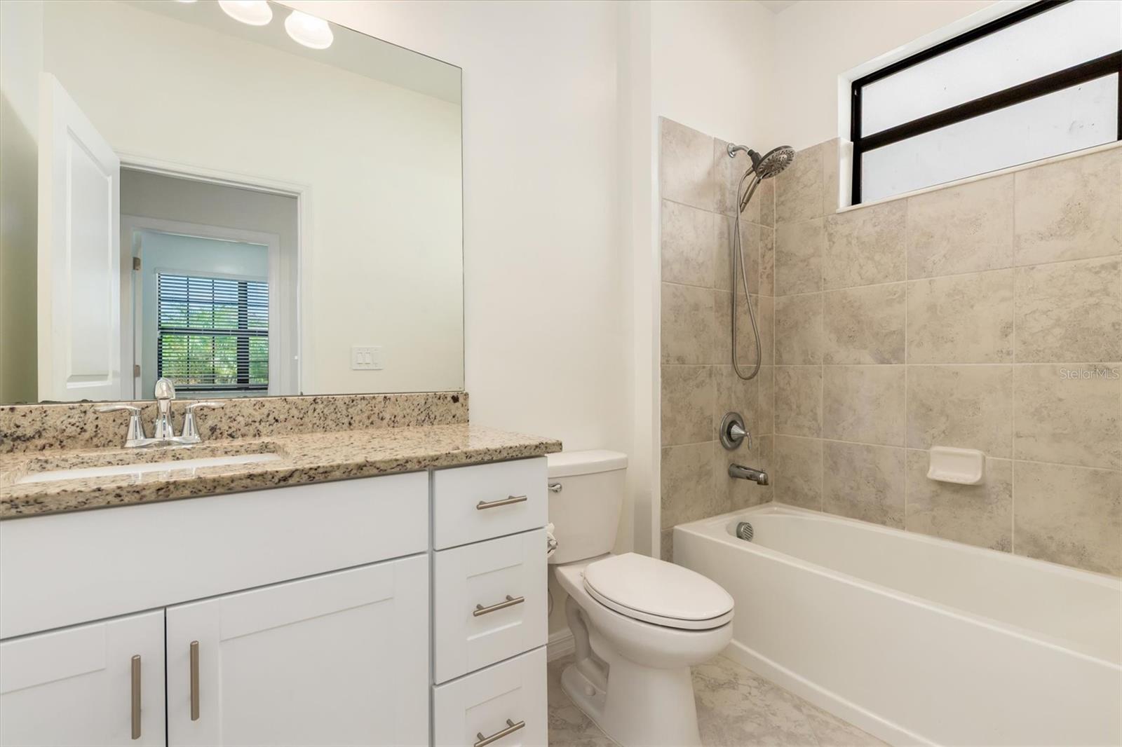 11125 BALFOUR ST — photo 22