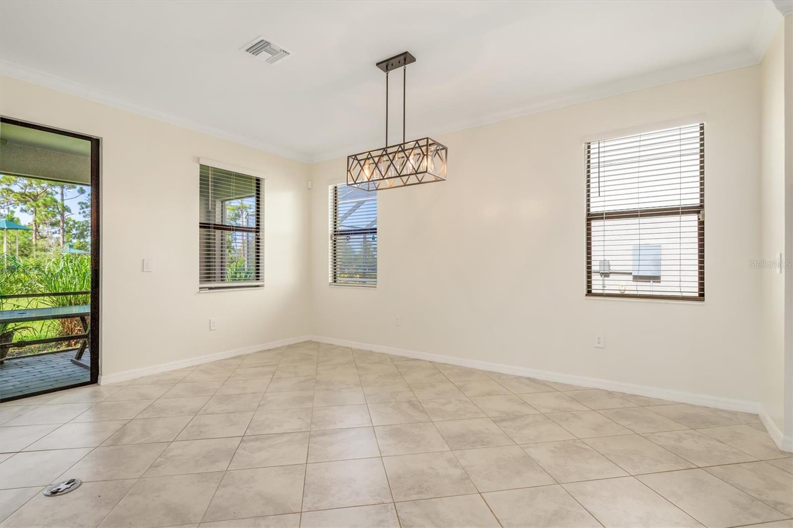 11125 BALFOUR ST — photo 11