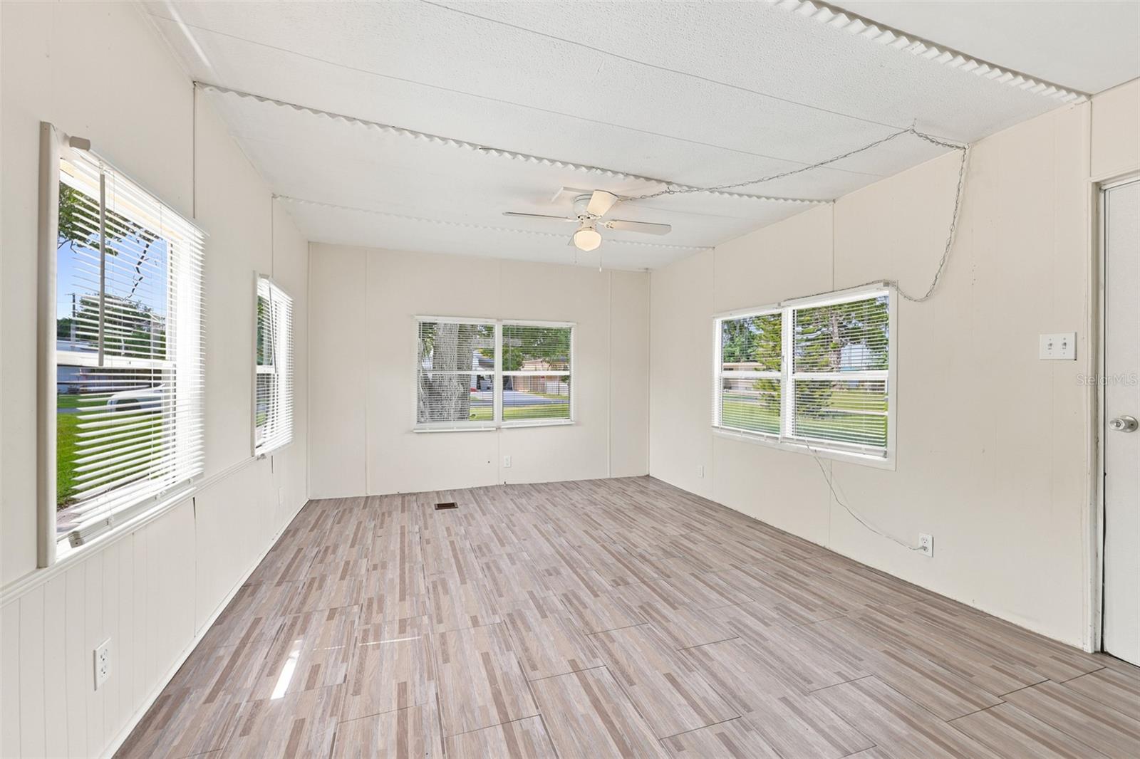 7205 COMMONS BLVD — photo 15