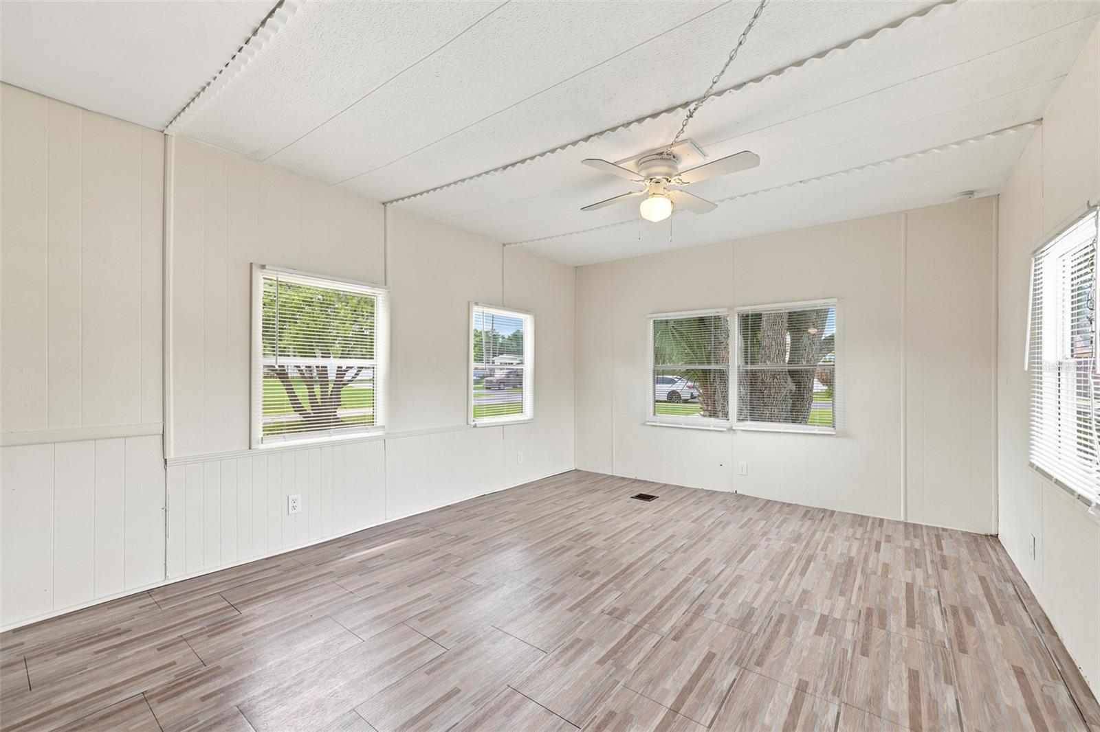 7205 COMMONS BLVD — photo 10