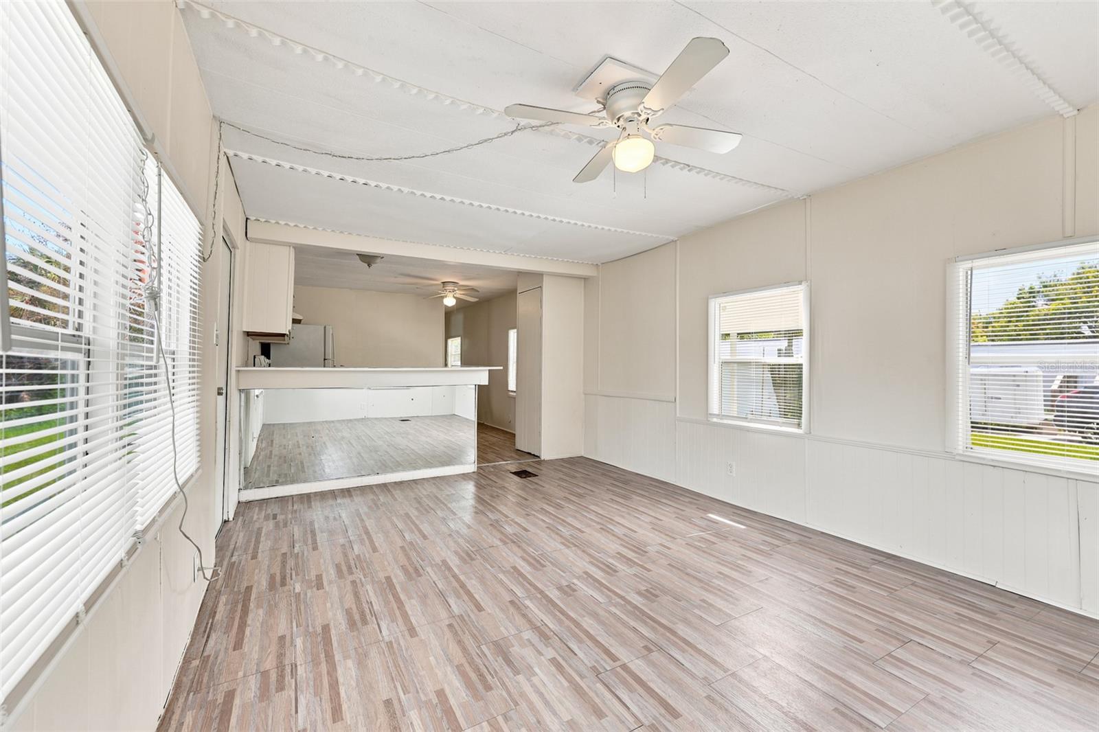 7205 COMMONS BLVD — photo 4