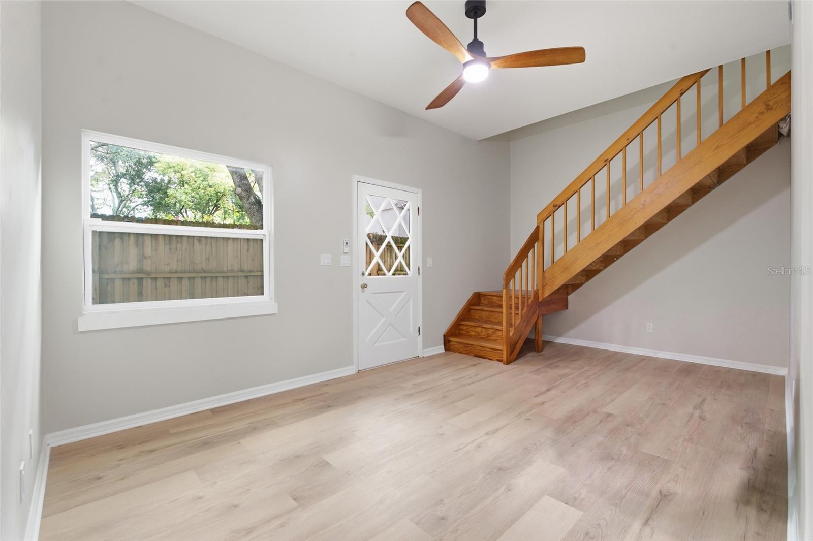 809 WOODCREST AVE — photo 20