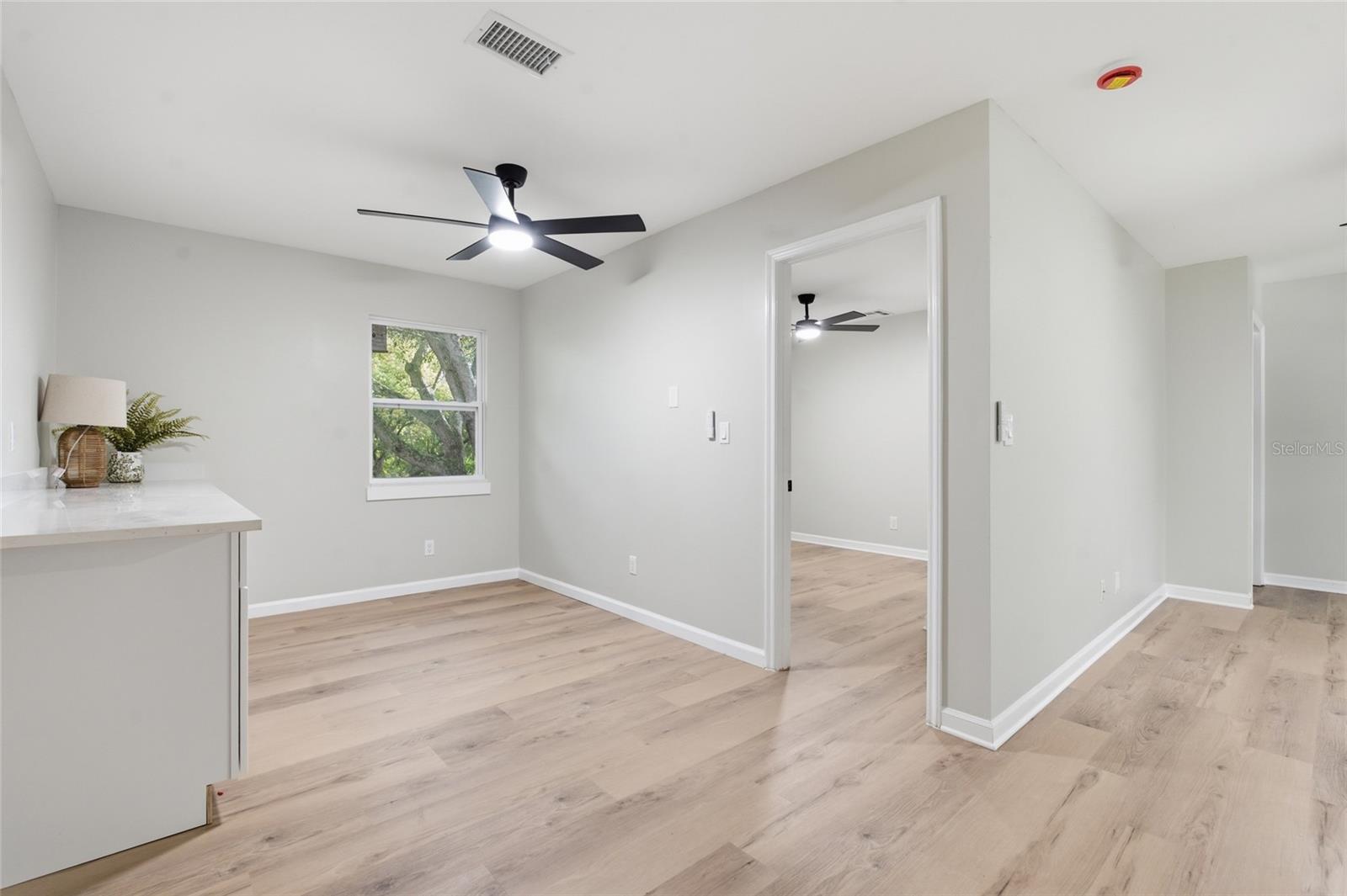 809 WOODCREST AVE — photo 23