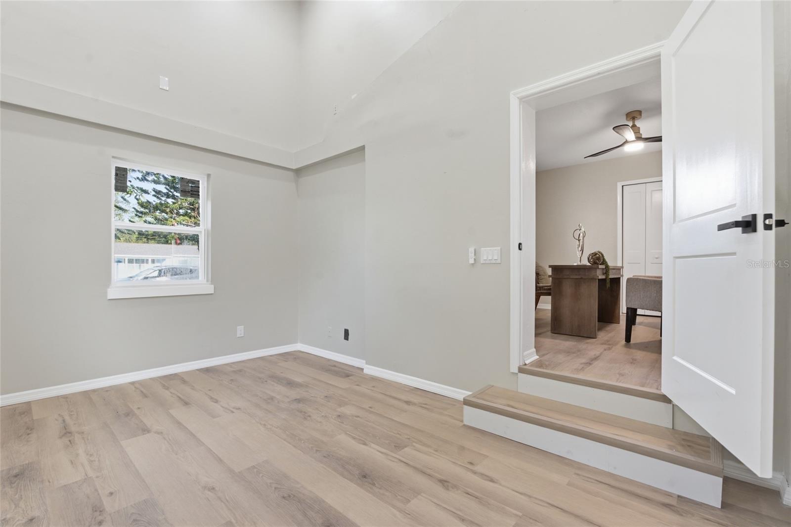 809 WOODCREST AVE — photo 13