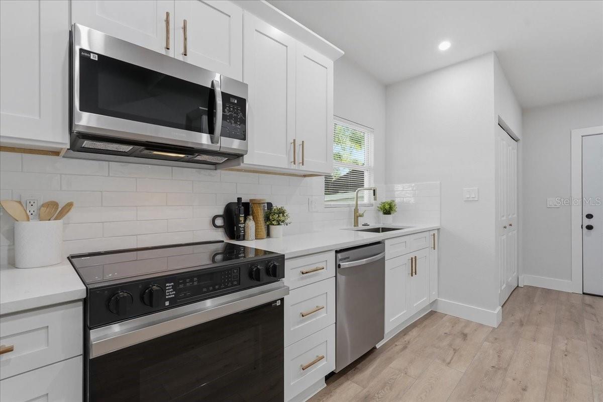3705 N HIGHLAND AVE — photo 16